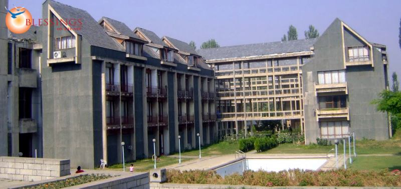 Centaur Lake View Hotel